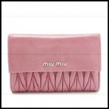 2017新作【ギフトにも】ミュウミュウスーパーコピー MIU MIU MATELASSE LUX三つ折り財布