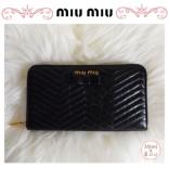 2017新作入荷 MIU MIU*可愛ミュウミュウスーパーコピー い☆リボン付キルティング*ラウンド財布 NERO 5ML506