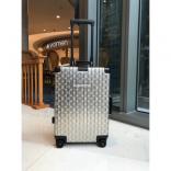 × シュプリーム × RIMOWA リモワスーパーコピー トパーズ 4輪 33L マルチ ホイール IATA シルバー 8071209