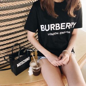 バーバリー 偽物 Burberry バーバリー Tシャツ コピー ロゴプリント コットンTシャツ ブラック 8008894 超限定♪