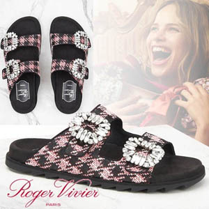 Roger Vivier ロジェ ヴィヴィエ サンダル 偽物 クリスタル付 千鳥格子 ダブルストラップ サンダル