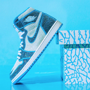 ナイキ エアジョーダン1 コピー スニーカー 着れるアートby Danlife 2021SS超希少！【ナイキ】Air Jordan 1 Retro High OG UNC