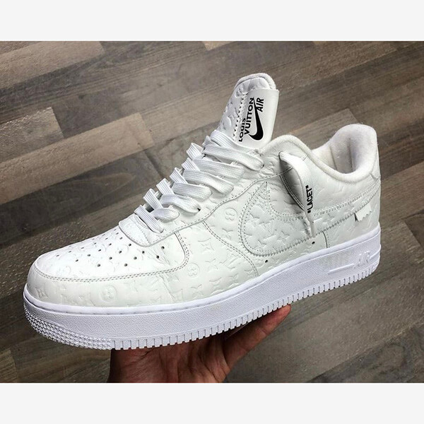 ルイヴィトン ナイキ 偽物 エアフォースワン 偽物 エアフォース1 コピー スニーカー Air Force 1 完売必須