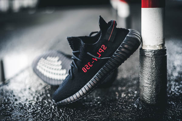 2018春夏新作 Adidas アディダスコピー x Kanye West 入手困難!! YEEZY BOOST 350 V2 Bred BB6372