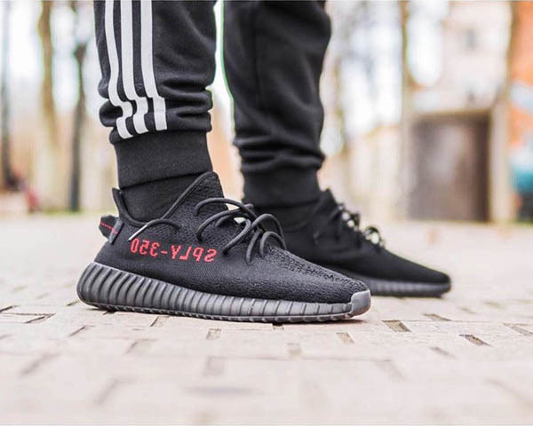 2018春夏新作 Adidas アディダスコピー x Kanye West 入手困難!! YEEZY BOOST 350 V2 Bred BB6372