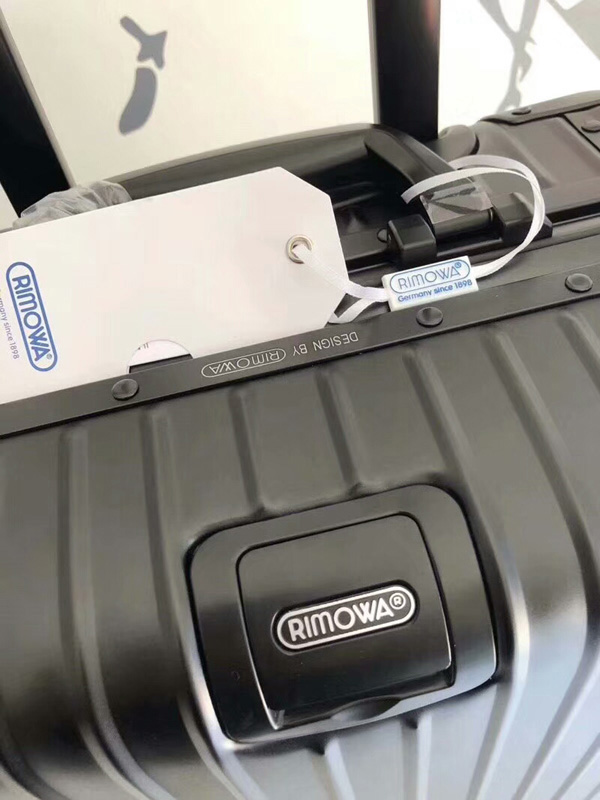 シュプリーム × RIMOWAスーパーコピー トパーズ 4輪 33L マルチホイール IATA ブラック 8041203