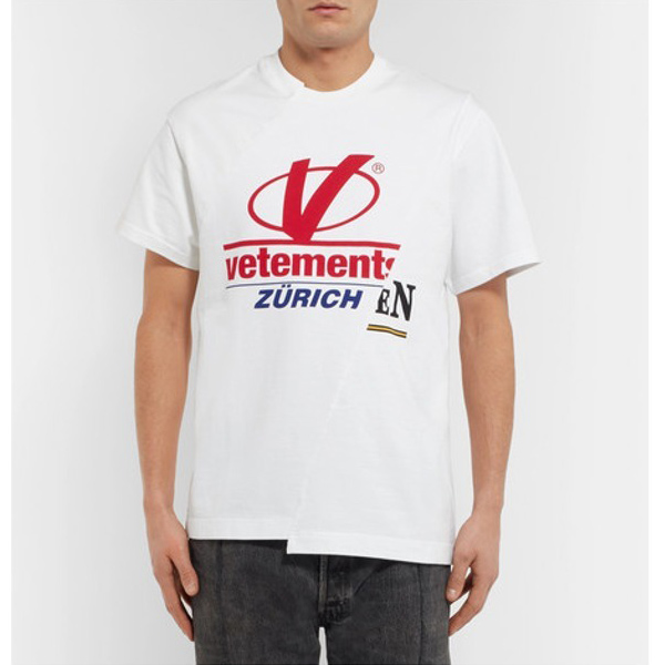 VETEMENTS(ヴェトモンスーパーコピー) 大人気！ アシンメトリー ロゴ Tシャツ