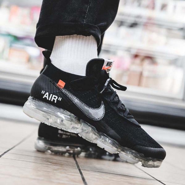 《Off White ×ナイキ The10 Vapor Max Flyknit》オフホワイト 偽物激安 オフホワイト×ナイキ ヴェイパーマックス