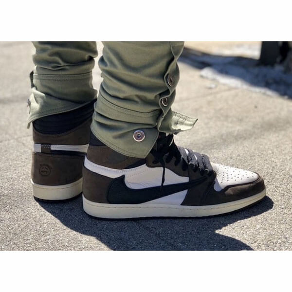 ナイキ エアージョーダン スニーカー コピー ナイキ Jordan 1 Retro High Travis Scott ジョーダン 1 レトロ