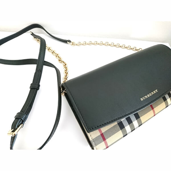 バーバリー 財布 コピー BURBERRY チェック柄が素敵なショルダーウォレット