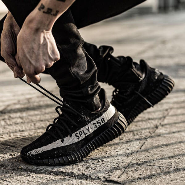 アディダス 偽物 イージーブースト アディダス イージー Yeezy Boost 350 V2 Core Black White BY1604