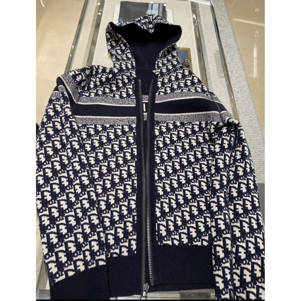 ディオール 偽物 2020 F/W ディオール★ディオール★REVERSIBLE HOODIE がこの秋大活躍