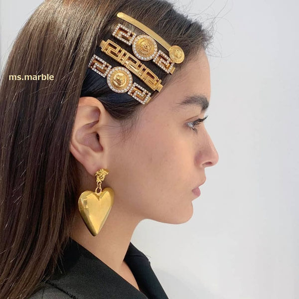 ヴェルサーチ 偽物 VERSACE クリスタル装飾 メデューサ ヘアクリップ