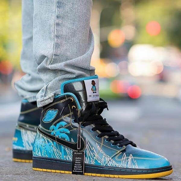 ナイキ 偽物 スニーカー★ Us7 ★ Jordan 1 Retro Doernbecher Mr. Boober ドーレンベッカー 345204-041