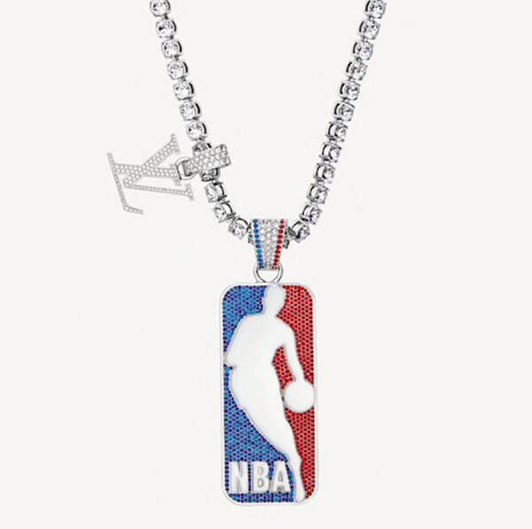 ルイヴィトン NBA ネックレス コピー【ルイヴィトン】LV×NBAコラボ！LVロゴ ストラス ネックレス MP2856