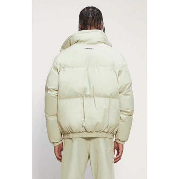 フィアオブゴッド 偽物エッセンシャルズ【FEAR OF GOD】Essentials Puffer Jacket ダウンジャケット